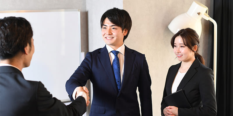 企業の平均年齢